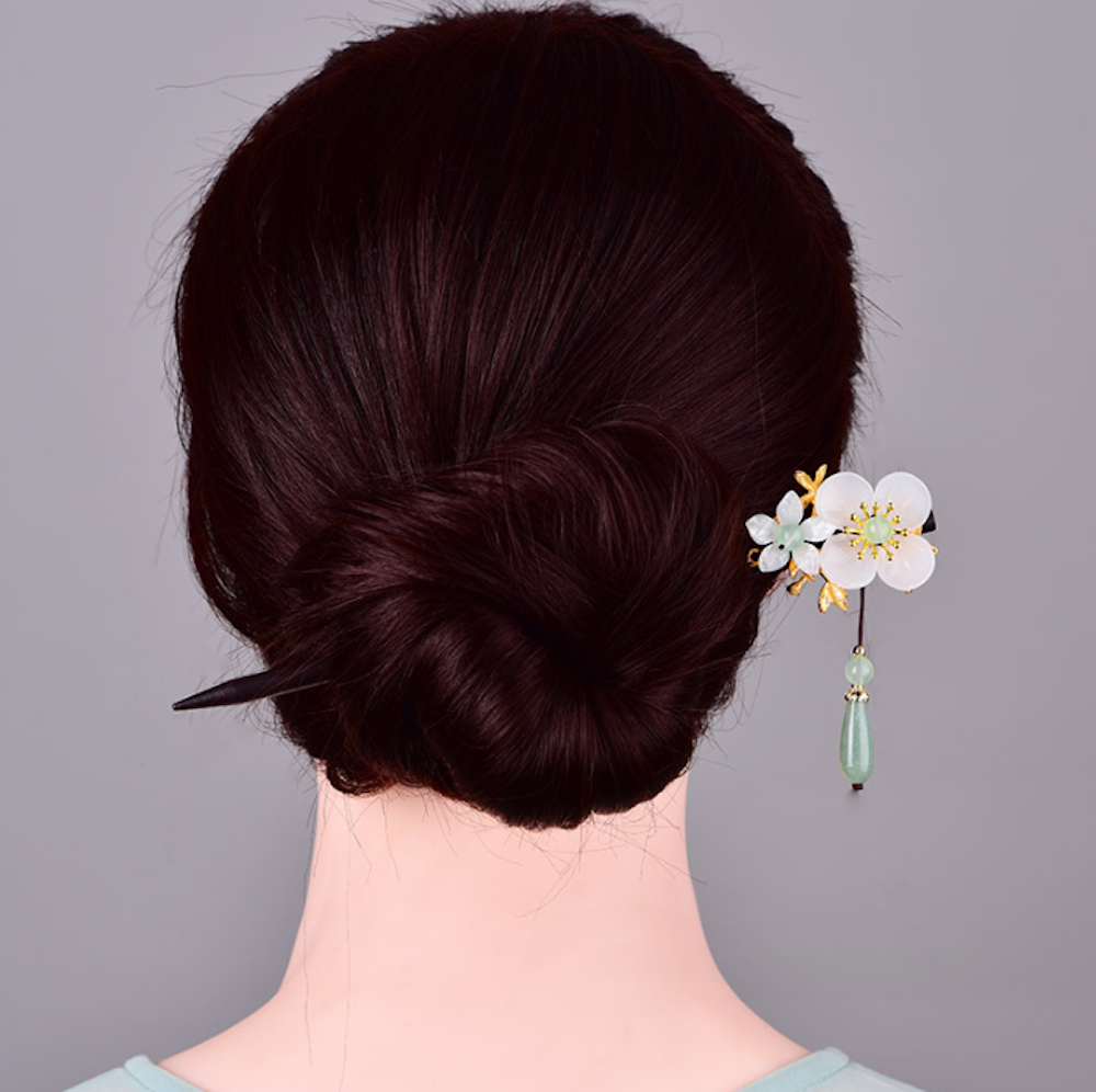 Vintage White Flower Wood Hair Stick Minimalist Tassels Hair Stick Hair Holder - Zealer