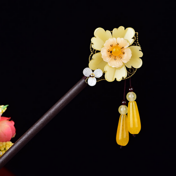Vintage Yellow / Pink Jade Flower Wood Hair Stick Minimalist Tassels Hair Stick Hair Holder