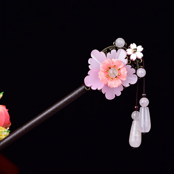 Vintage Yellow / Pink Jade Flower Wood Hair Stick Minimalist Tassels Hair Stick Hair Holder