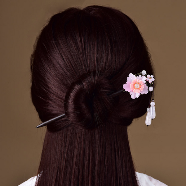 Vintage Yellow / Pink Jade Flower Wood Hair Stick Minimalist Tassels Hair Stick Hair Holder