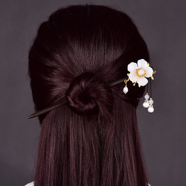 Vintage White Glaze Flower Wood Hair Stick Minimalist Tassels Hair Stick Hair Holder