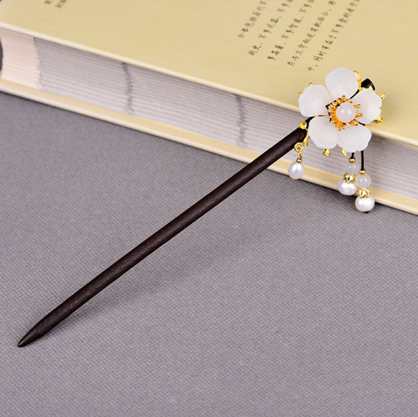 Vintage White Glaze Flower Wood Hair Stick Minimalist Tassels Hair Stick Hair Holder
