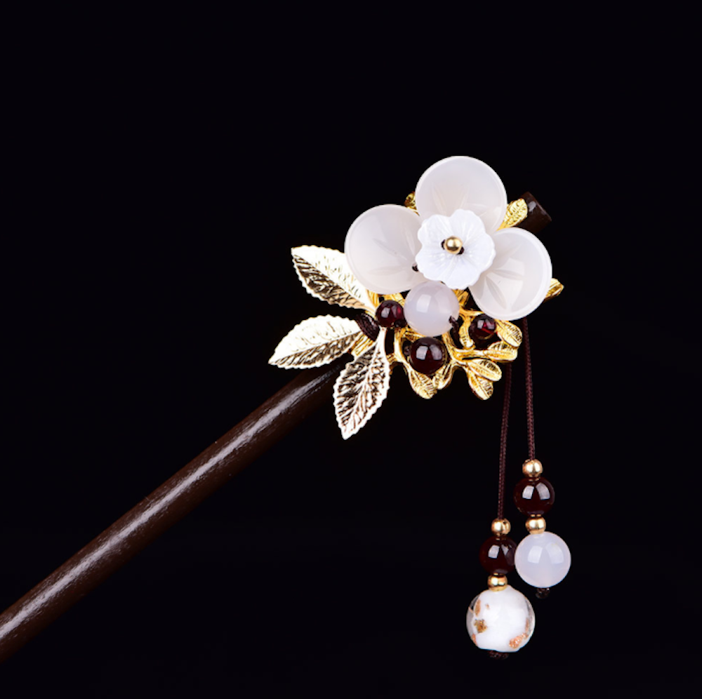 Vintage White Flower Gold Leaves Wood Hair Stick Minimalist Tassels Hair Stick Hair Holder