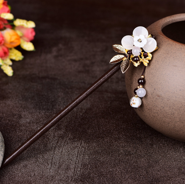 Vintage White Flower Gold Leaves Wood Hair Stick Minimalist Tassels Hair Stick Hair Holder