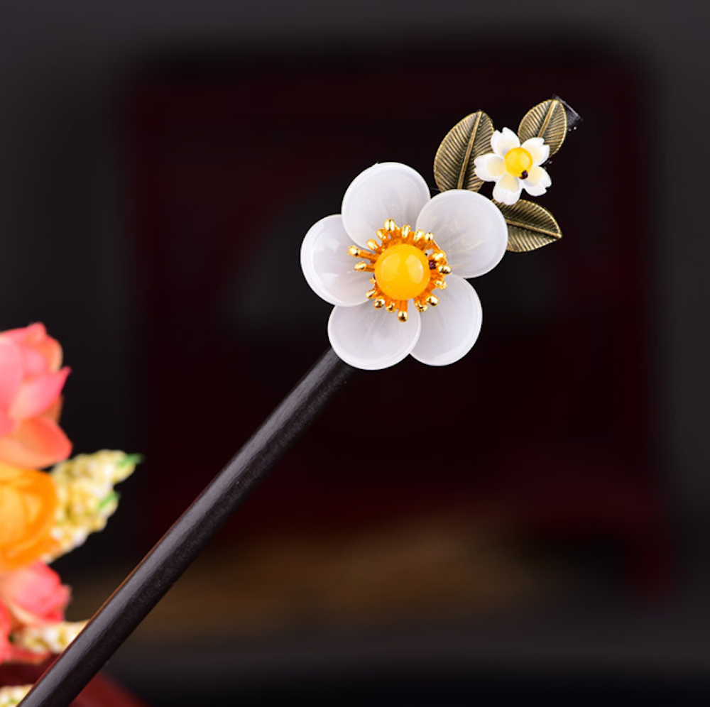 Vintage White Flower Wood Hair Stick Minimalist Hair Stick Hair Holder - Zealer