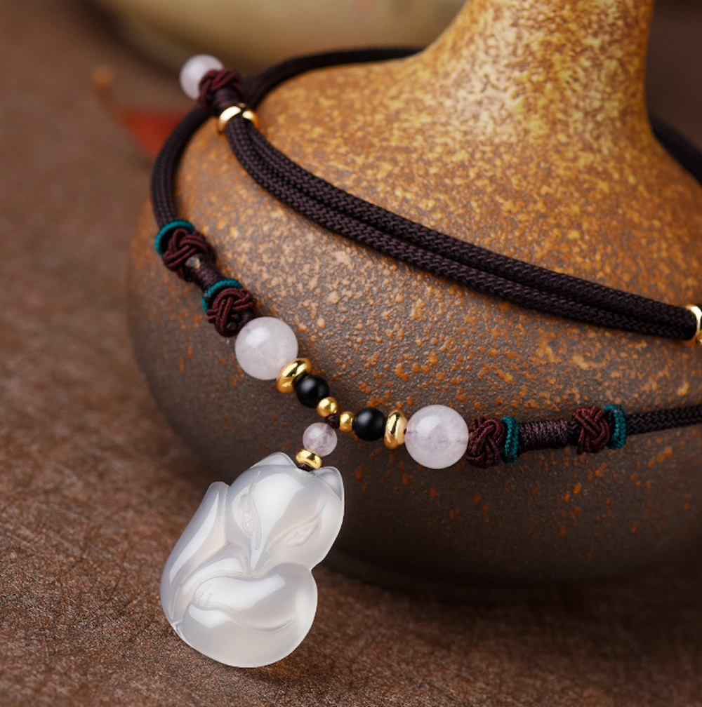 Vintage White Jade Necklace Lovely Fox Necklace